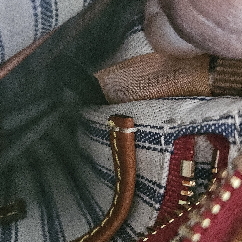 Dooney & Bourke Wayfarer Crossbody Bag - Picture 10 of 13